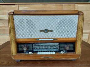 Starožitné rádio ruskej výroby
