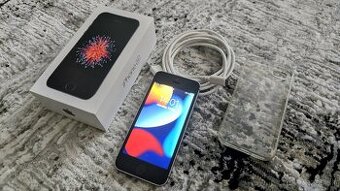 iPhone SE bateria 100%, krabica, kabel, puzdro, sklo - TOP