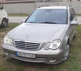 Mercedes Benz C220 r.v.2004 2999€