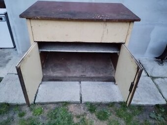Starožitný umyvaci stôl
