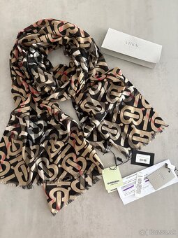 Burberry originál tenký šál, šatka, pc 339€