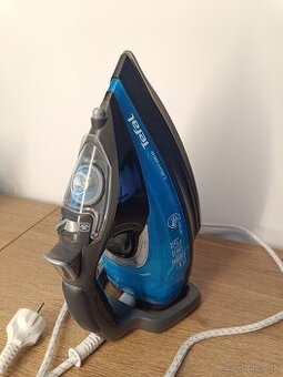 Naparovacia žehlička Tefal ULTIMATE ANTI-CALC FV9745