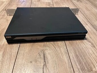 Predám Cisco 1841 a Cisco 2621XM - 1