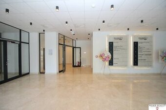 Kancelárie Pressburg Tower, budova Orange, širšie centrum s 