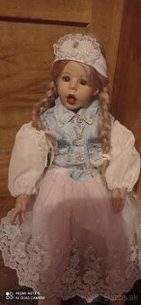 Porcelánová bábika.