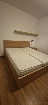 Manželská posteľ 200x180