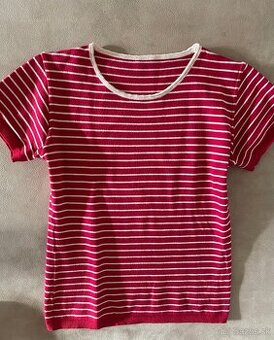 Pekné červené teplé tričko XS,S