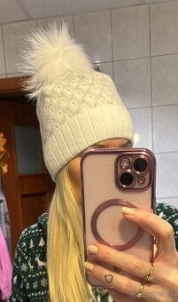 Damska biela zimná čiapka