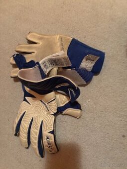 Kipsta futbalové rukavice