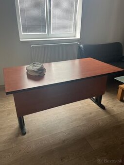 Kancelarsky nábytok