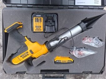 Dewalt pištoľ na silikón.