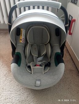 Predám autosedačku Britax Romer