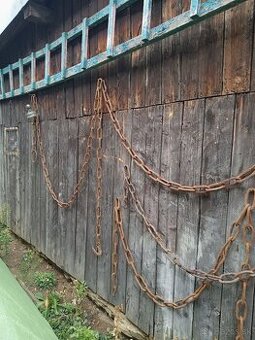 Staré reťaze.zavazia.Drziak na stromček