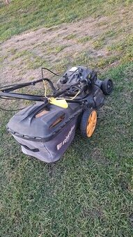 Kosačka plné funkčne aj z pojazdom