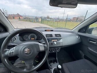 Predám Suzuki Swift 1,3i 4x4