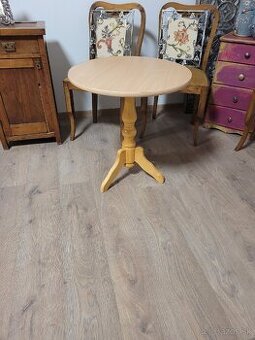 Okruhly stolik 3ks spolu za 20€