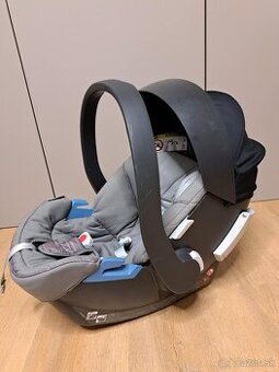 Vajíčko Cybex Aton 5 spolu so základňou