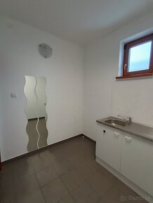 PRENÁJOM – KOMERČNÝ PRIESTOR 36m2 V CENTRE ZLATÝCH