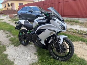 Kawasaki er6f