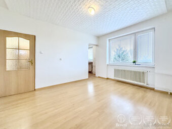 BOSEN | NOVÁ CENA, 4 izbový byt s balkónom + garáž, pozemok