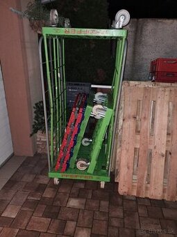 Pojazdne voziky, regale