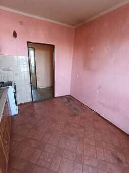 ALL INCLUSIVE | NA PREDAJ VEĽKOMETRÁŽNY 2-IZBOVÝ BYT S BALKÓ
