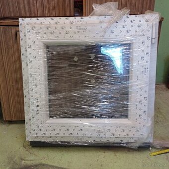 Plastove okno 60x60