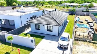 Štýlový 4-izbový rodinný dom v novej štvrti Ekoosada – Veľké