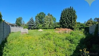 PRIEVIDZA – Staré sídlisko / DOBRÁ POLOHA / Pozemok 1350 m2,