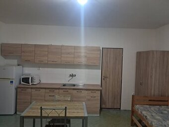 Garsonka na prenajom pre 3 osoby