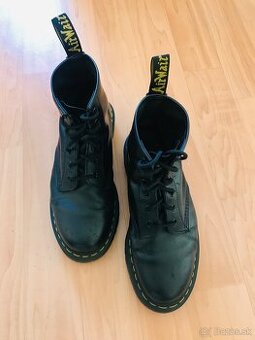 Dr. Martens 42
