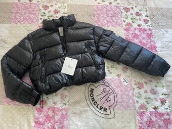 Dámska Moncler bunda