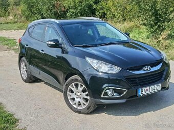 Hyundai ix35 2.0crdi 135 kw. 132 000km M6