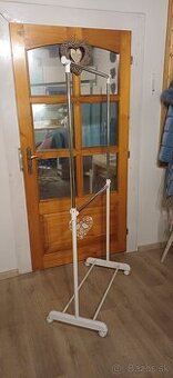 Mobilný vešiak na kolieskach dvojitý - 1