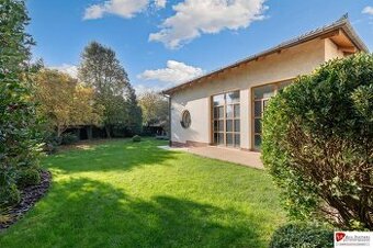 Predaj luxusná 5 izbová Vila,440 m2,pozemok 1061m2,garáž,baz