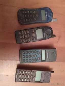 Predám staré telefony