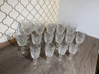 Velky set brúsených krištáľových pohárov