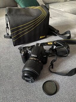 NIKON D3000