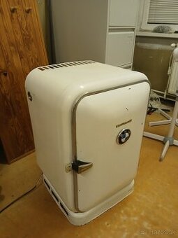 Retro chladnička Elektrosvit
