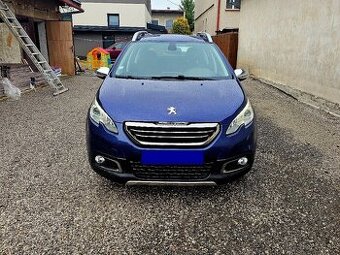 Peugeot 2008 1.2 Full výbava Allure ambilight