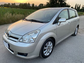 toyota corolla verso 2.2 D4D