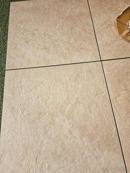 2 cm dlažba protišmyk aj na terče 60x60, sivá,vzor pieskovec