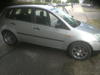 Ford fiesta 1.3 2003, benzín