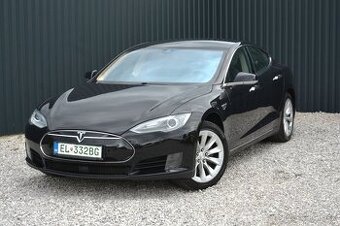 Tesla Model S 4×4 koža, vzduchový podvozok 386kw