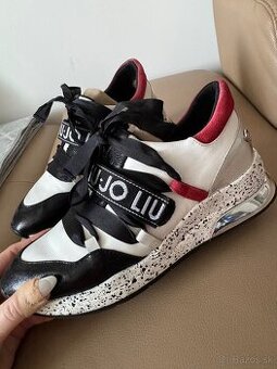 Damske EXTRA tenisky zn. Liu Jo vel. 39