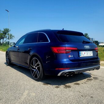 Audi S4 avant quattro