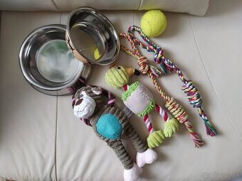 Nerezové misky pre psa + 4 nové hračky (osobný odber)