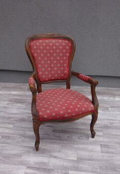 Kreslo starožitné vzorované.