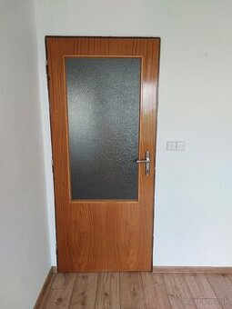 Dobrý deň predám drevené dvere