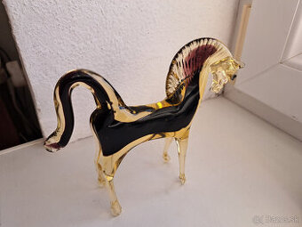 Predám sklennené sošky koňa vtáka